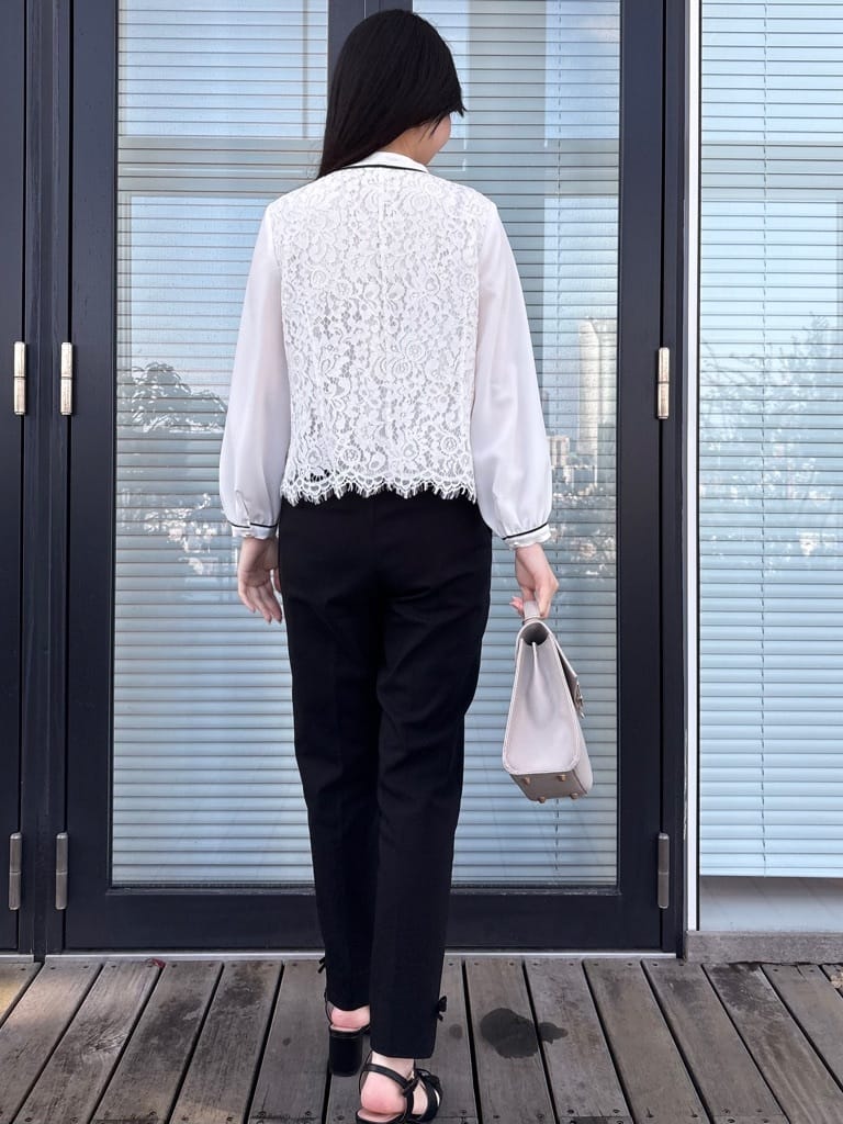 AOIさんの「Couture brooch｜【洗える・通勤】フラワーレースブラウス」を使ったコーディネート