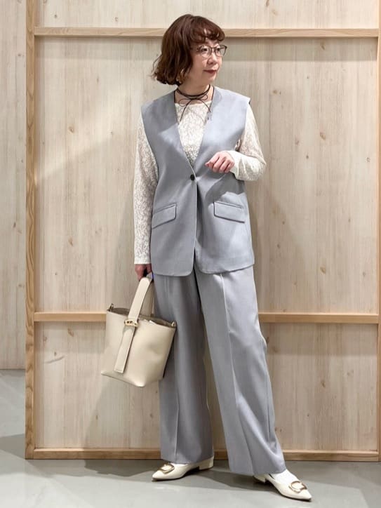 nakoさんの「THE SHOP TK｜【通勤にもカジュアルにも】CAVIAN ジレ/セットアップ可」を使ったコーディネート