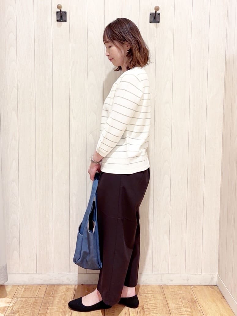 あいこさんの「SHOO･LA･RUE｜【高レビュー/洗濯機可/S-LL】さらっと着られる 8分袖Ⅴネックニット」を使ったコーディネート