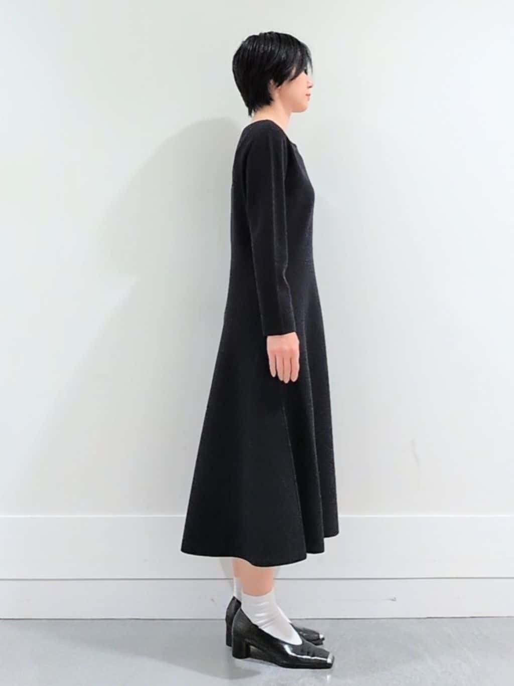 ミズタさんの「UNTITLED｜【洗える/ストレッチ性/フォーマル】ニットワンピース」を使ったコーディネート
