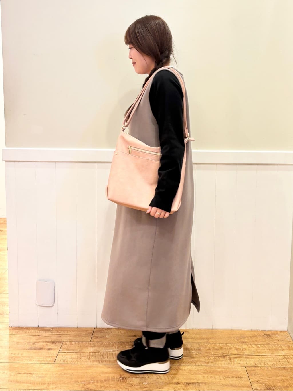 ハチさんの「SHOO･LA･RUE｜【SHOO・LA・RUE DENIM】毎日使いたくなる ストレッチデニムスキニーパンツ」を使ったコーディネート