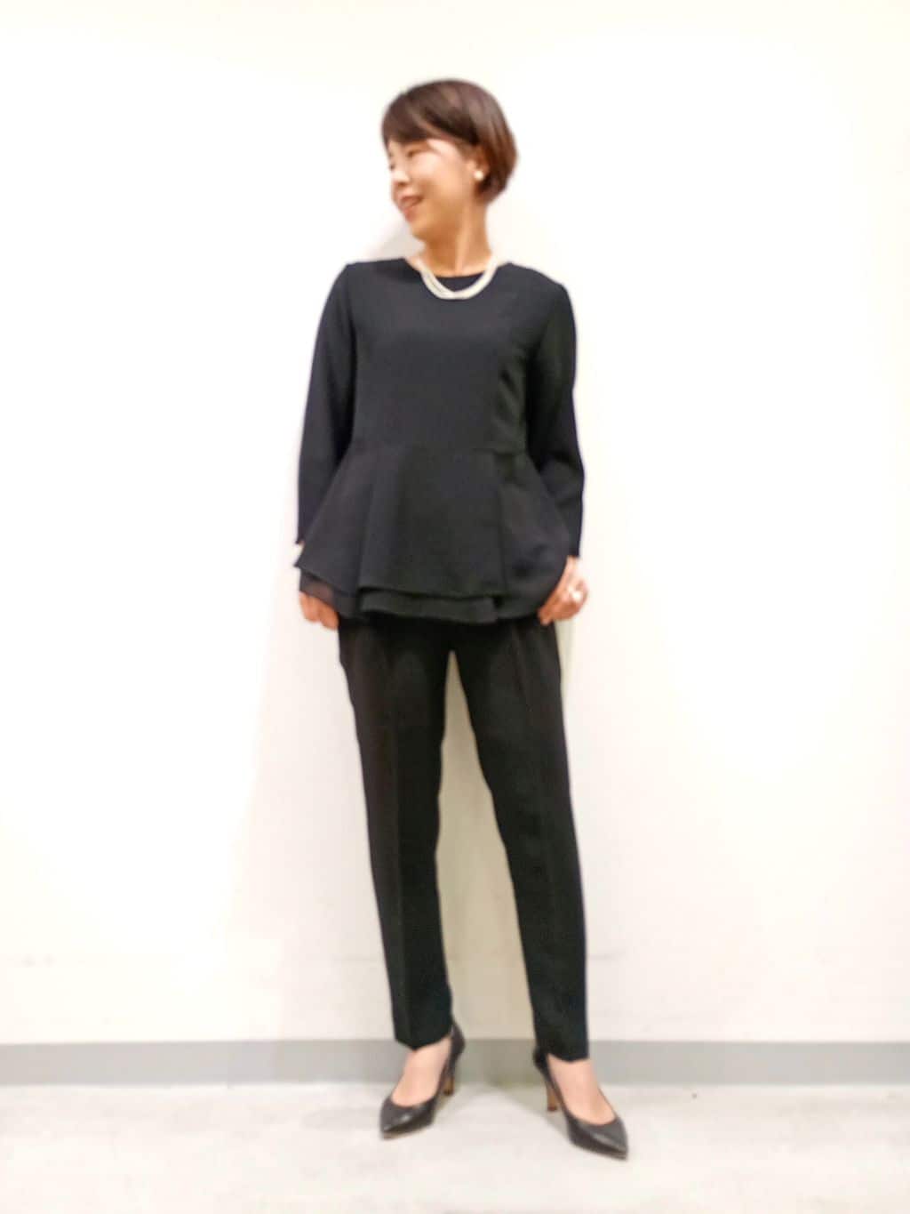 Kさんの「INDIVI｜【洗える／UVケア／SETUP可】着る日傘ペプラムブラウス」を使ったコーディネート