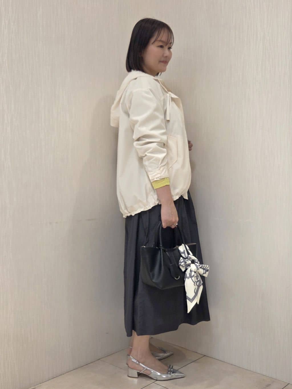 naokoさんの「UNTITLED｜【古畑星夏さん着用/8色展開/程よい透け感】ドライタッチボートネックニット」を使ったコーディネート