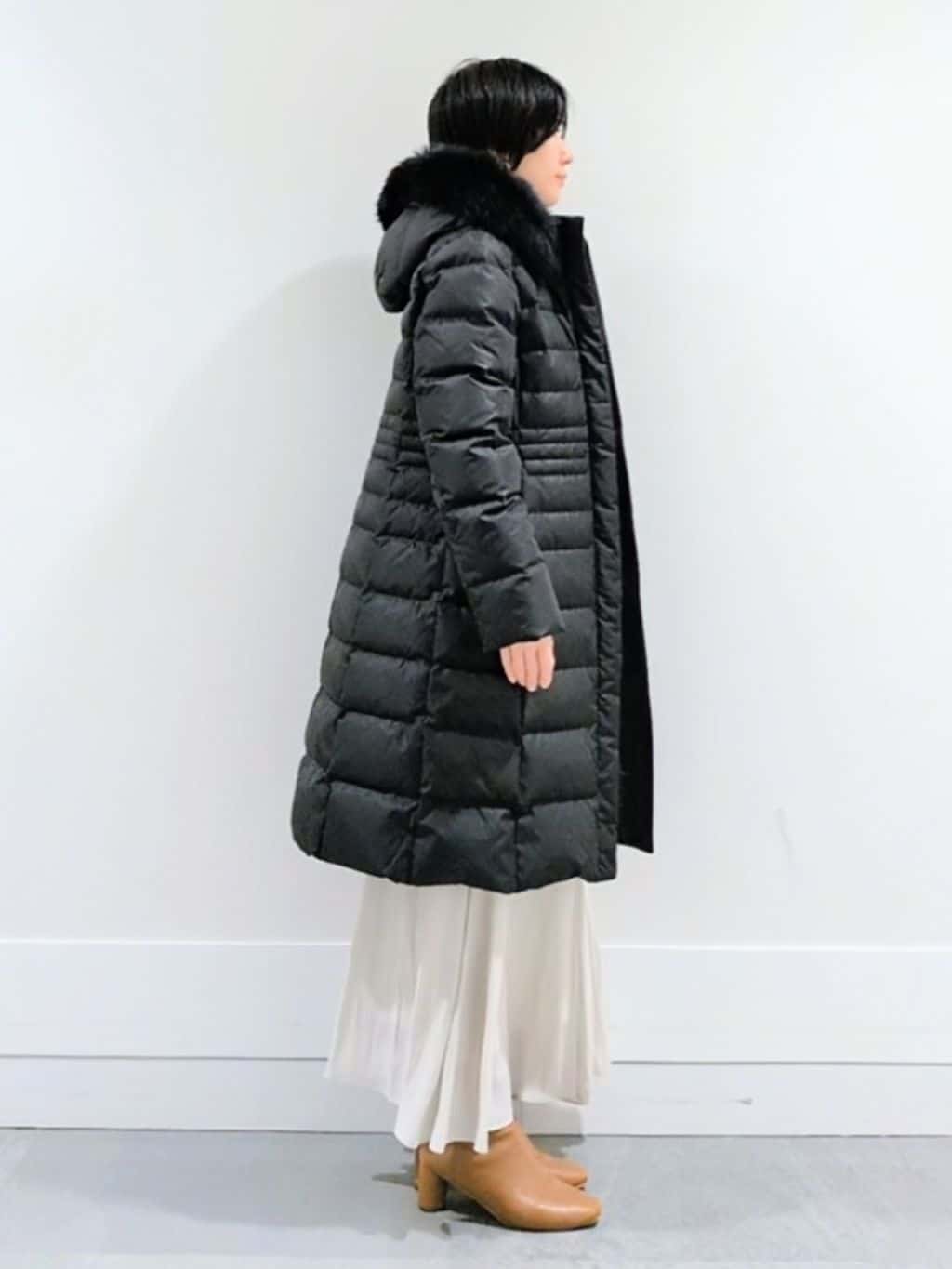 ミズタさんの「UNTITLED｜【はっ水機能/フード取り外し可/防寒】ロングダウンコート」を使ったコーディネート