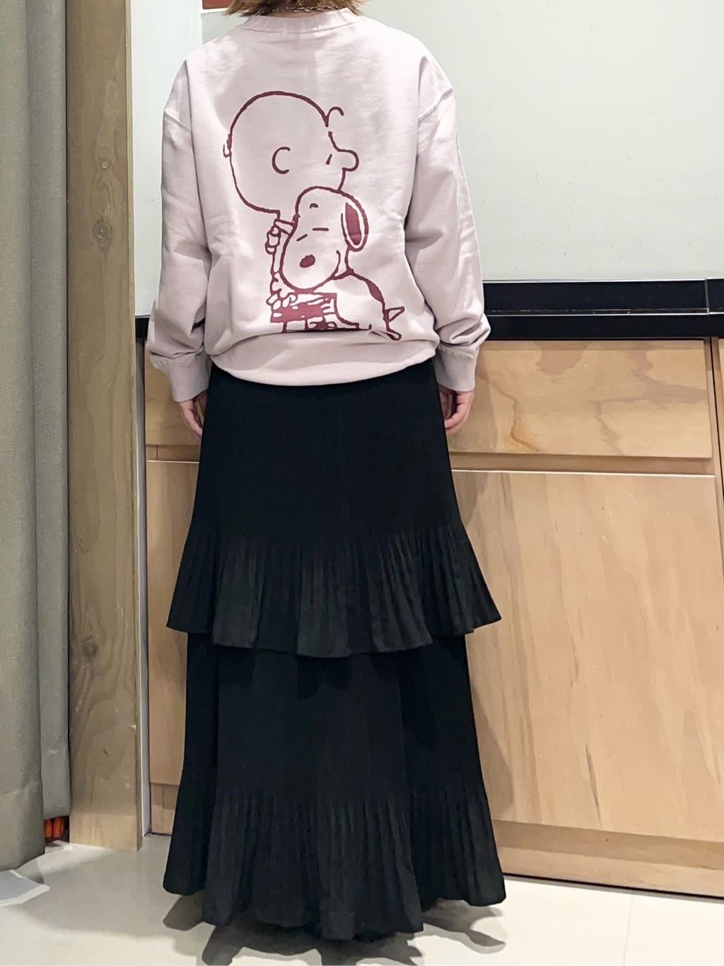 かのさんの「THE SHOP TK｜PEANUTS ／ ピーナッツ スヌーピー ミニ裏毛スウェット」を使ったコーディネート