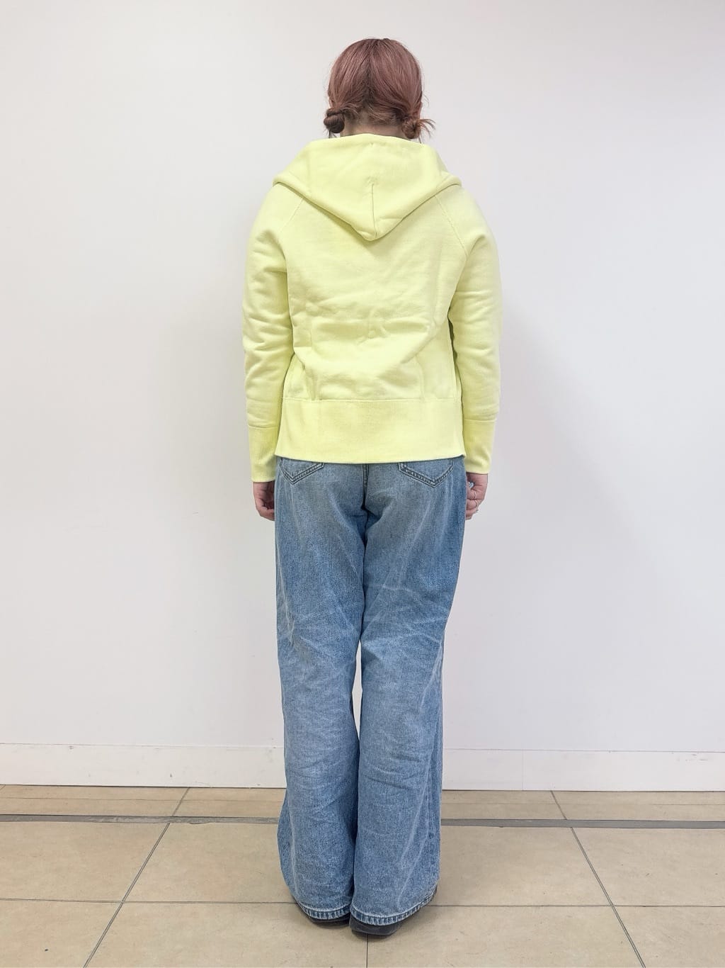 なかもとあきさんの「DRESSTERIOR｜ヴィンテージ加工ワイドデニムパンツ」を使ったコーディネート