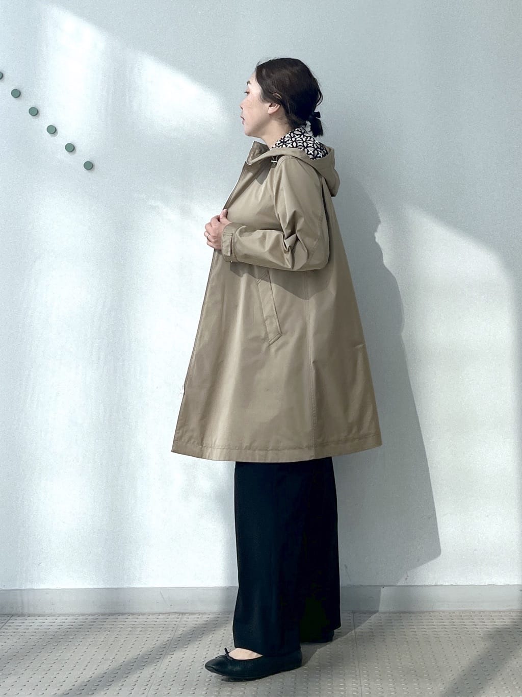 Soeさんの「DRESSTERIOR｜【ウォッシャブル/撥水素材】撥水フーテッドツイルコート」を使ったコーディネート
