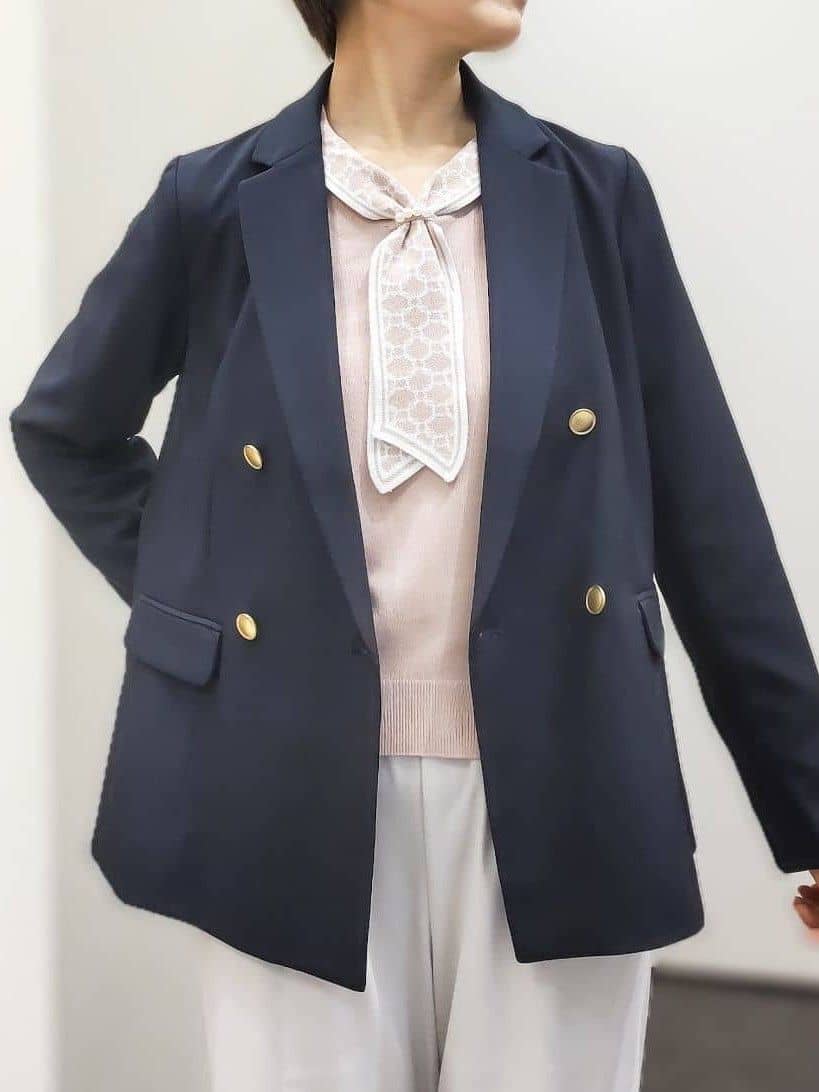 やまちゃんさんの「grove｜【マシンウォッシュ/防シワ】ダブルテーラードジャケット【着回しカセット】」を使ったコーディネート