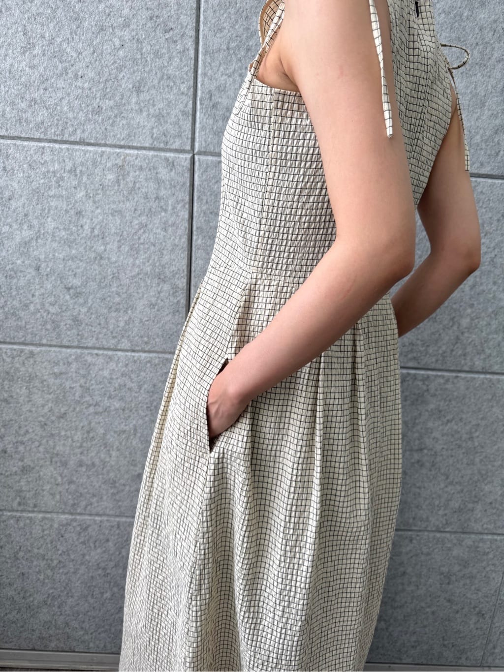 uchi__yamaさんの「CODE A｜shoulder ribbon dress」を使ったコーディネート