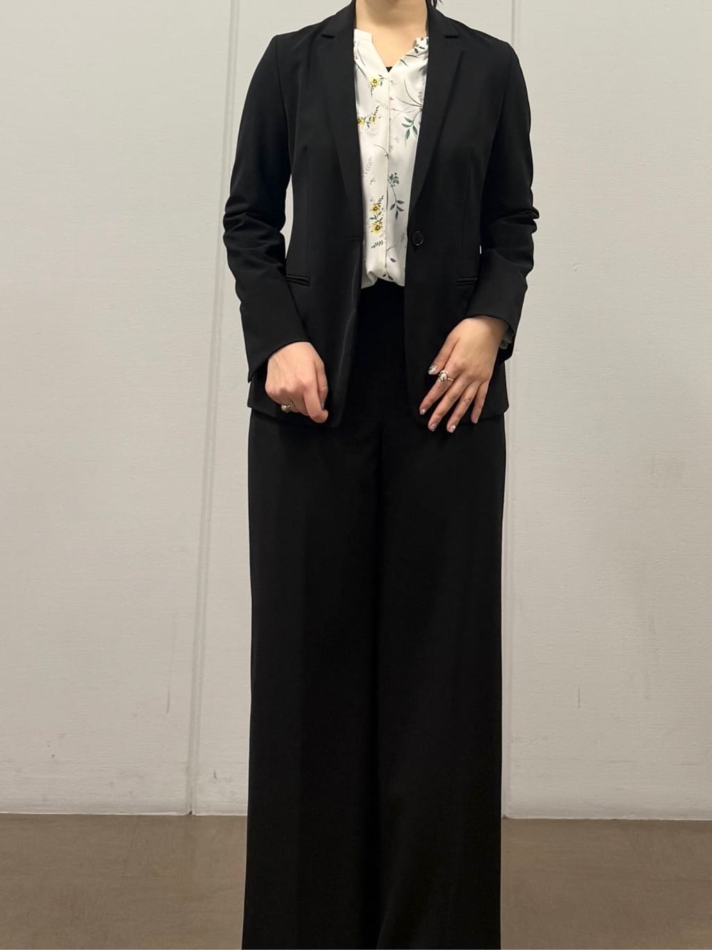 mizukiさんの「INDIVI｜【通勤スーツ／洗える】ストレッチワイドパンツ」を使ったコーディネート