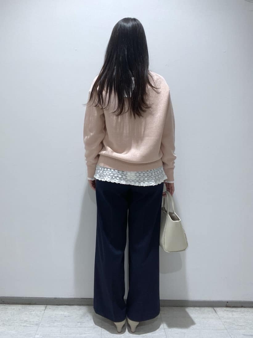 meiさんの「INDIVI｜【洗える／軽量】きらめきVネックニット」を使ったコーディネート