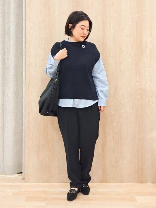 ふるさんの「grove｜【2点SET】一枚でコーデが決まる！ニットベスト&times;シャツSET」を使ったコーディネート