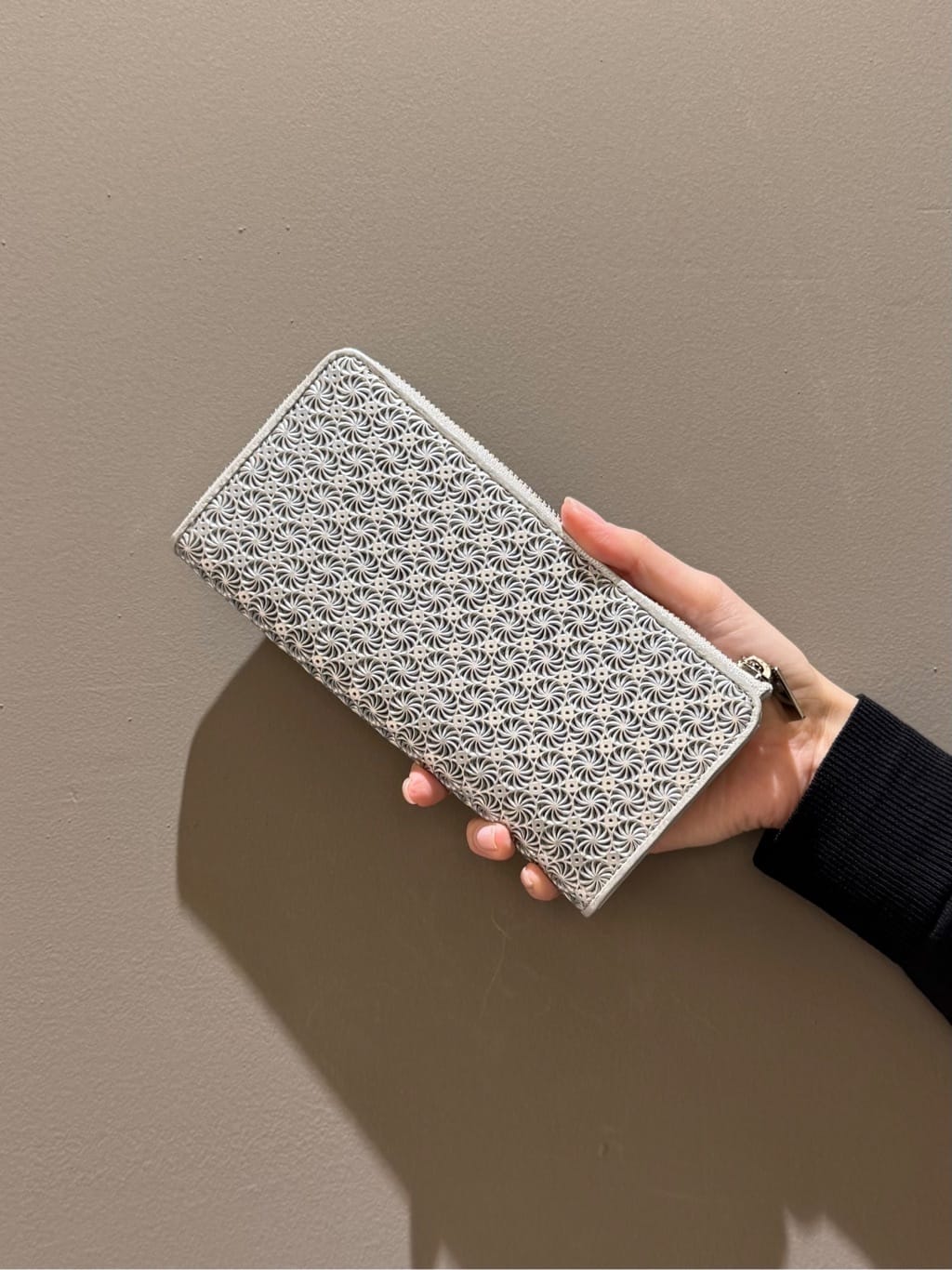 Kさんの「HIROKO HAYASHI｜GIRASOLE（ジラソーレ）ファスナー式長財布」を使ったコーディネート