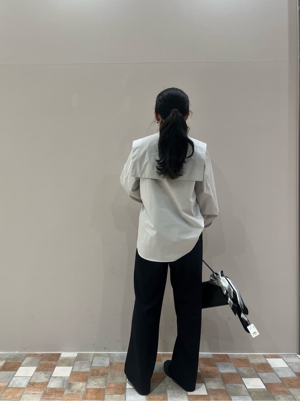 Uminoさんの「INDIVI｜Timeless｜ストレートフレアパンツ」を使ったコーディネート