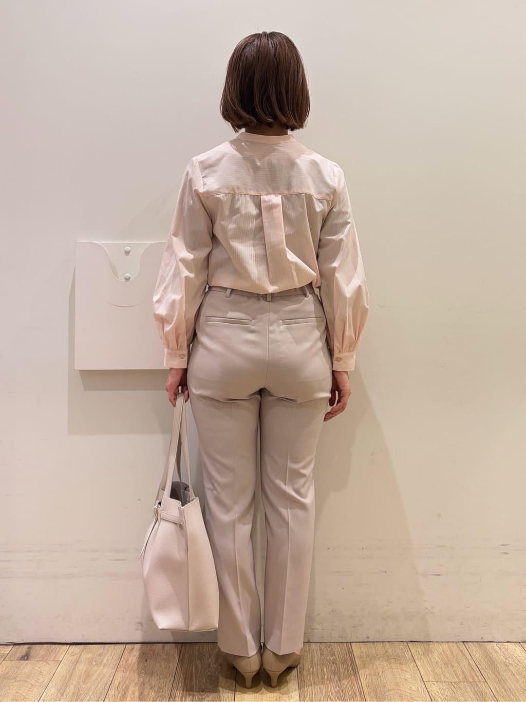 YUKOさんの「index｜フリルキーネックシャツ【洗濯機OK／イージーアイロン／防シワ】《XS～LL／7col》」を使ったコーディネート