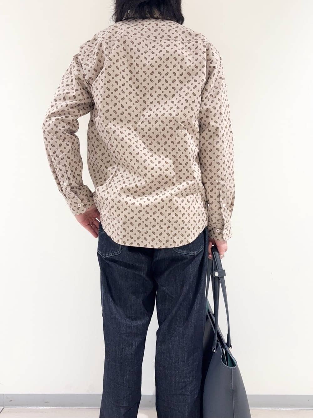 及川さんの「TAKEO KIKUCHI｜【BOWLER HAT LABEL】小紋ペイズリープリント 長袖シャツ」を使ったコーディネート