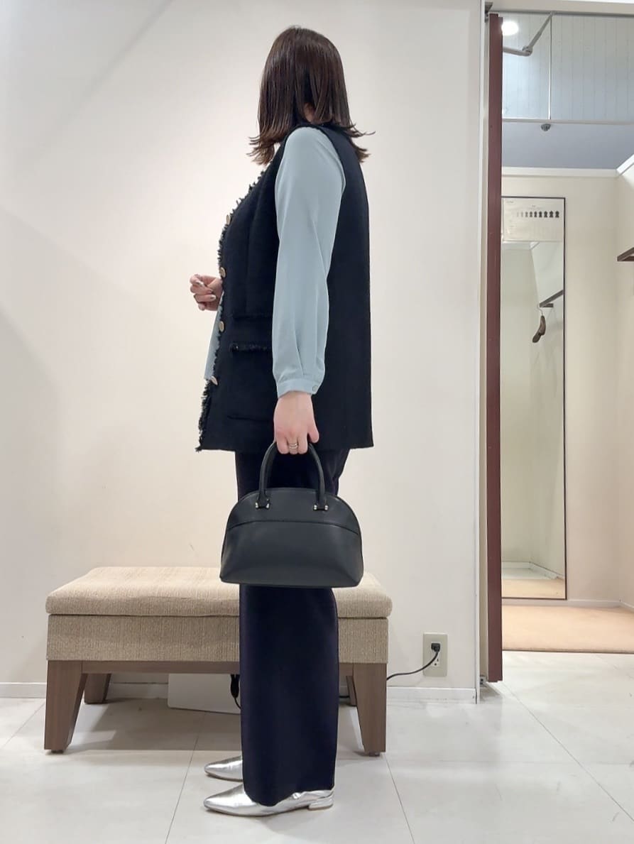 YUIさんの「UNTITLED｜【オンオフ使える】スラブツイード ジレ」を使ったコーディネート