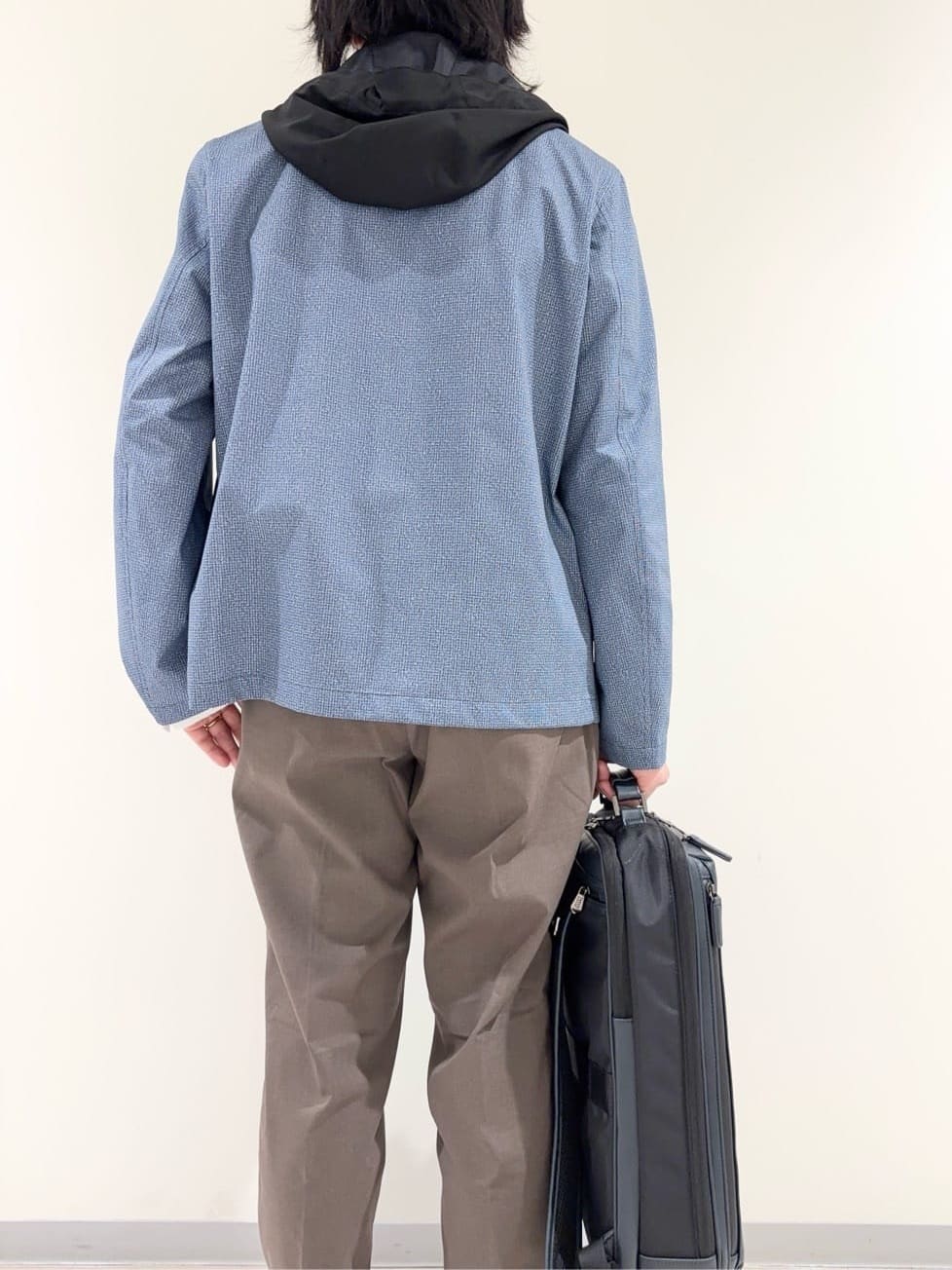 及川さんの「TAKEO KIKUCHI｜2WAYアクティブ ライト ブルゾン」を使ったコーディネート