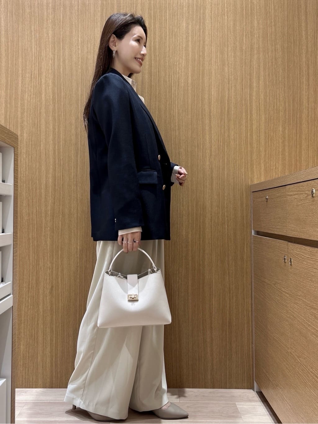 maiさんの「OPAQUE.CLIP｜金ボタンダブルブレストテーラードジャケット／セットアップ対応【洗える】」を使ったコーディネート