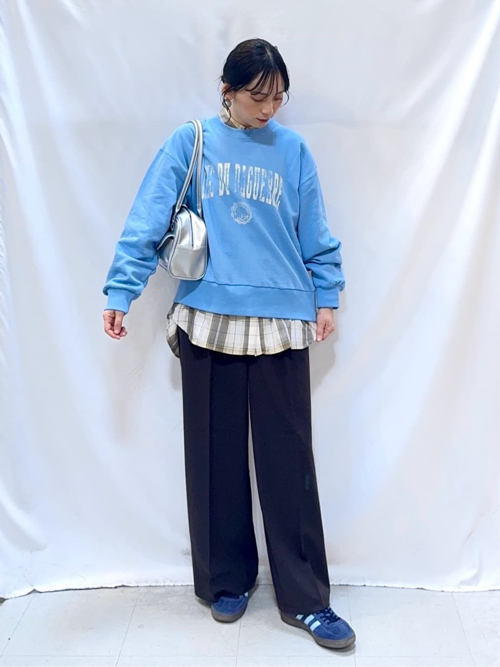 𝐇𝐢𝐫𝐨𝐦𝐢さんの「SHOO･LA･RUE｜【綿100%/洗濯機可/S-LL/選べる4柄】ゆるく決めたい日に プリントアソートスウェット」を使ったコーディネート