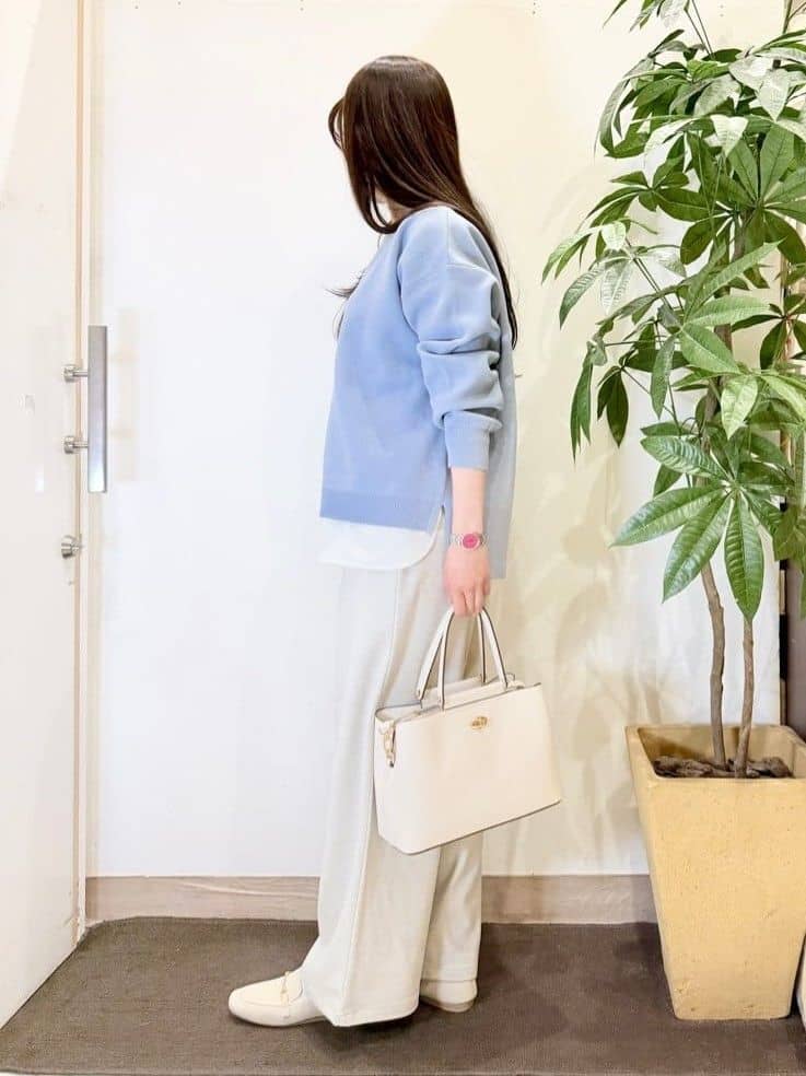 AYUMIさんの「SHOO･LA･RUE｜【洗濯機可/S-LL】ウエストのタブボタンがポイント　ワイドパンツ」を使ったコーディネート