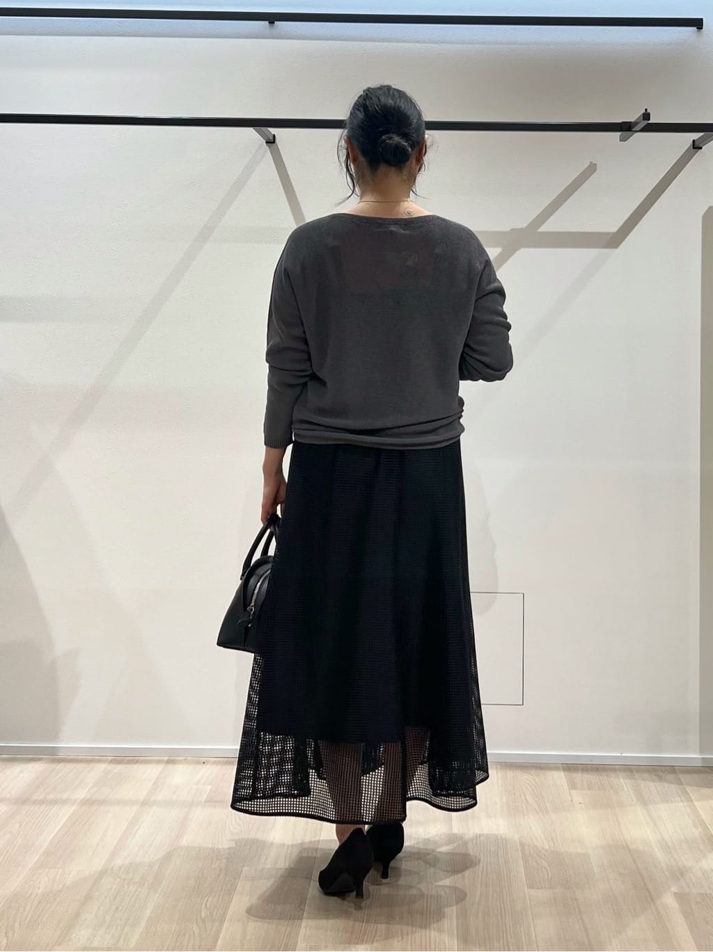 TOMOMIさんの「UNTITLED｜【古畑星夏さん着用/8色展開/程よい透け感】ドライタッチボートネックニット」を使ったコーディネート