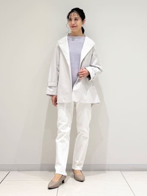 kayoさんの「INDIVI｜【撥水/軽量】ミドル丈 ミニマルトレンチコート」を使ったコーディネート