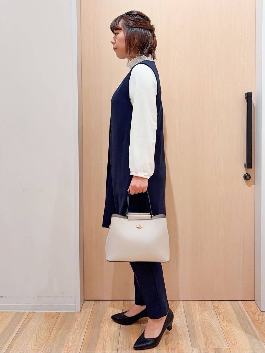 yocchiさんの「SHOO･LA･RUE｜【洗濯機可/セットアップ可/S-3L】きちんと楽に。カットジョーゼット ロングジレ」を使ったコーディネート