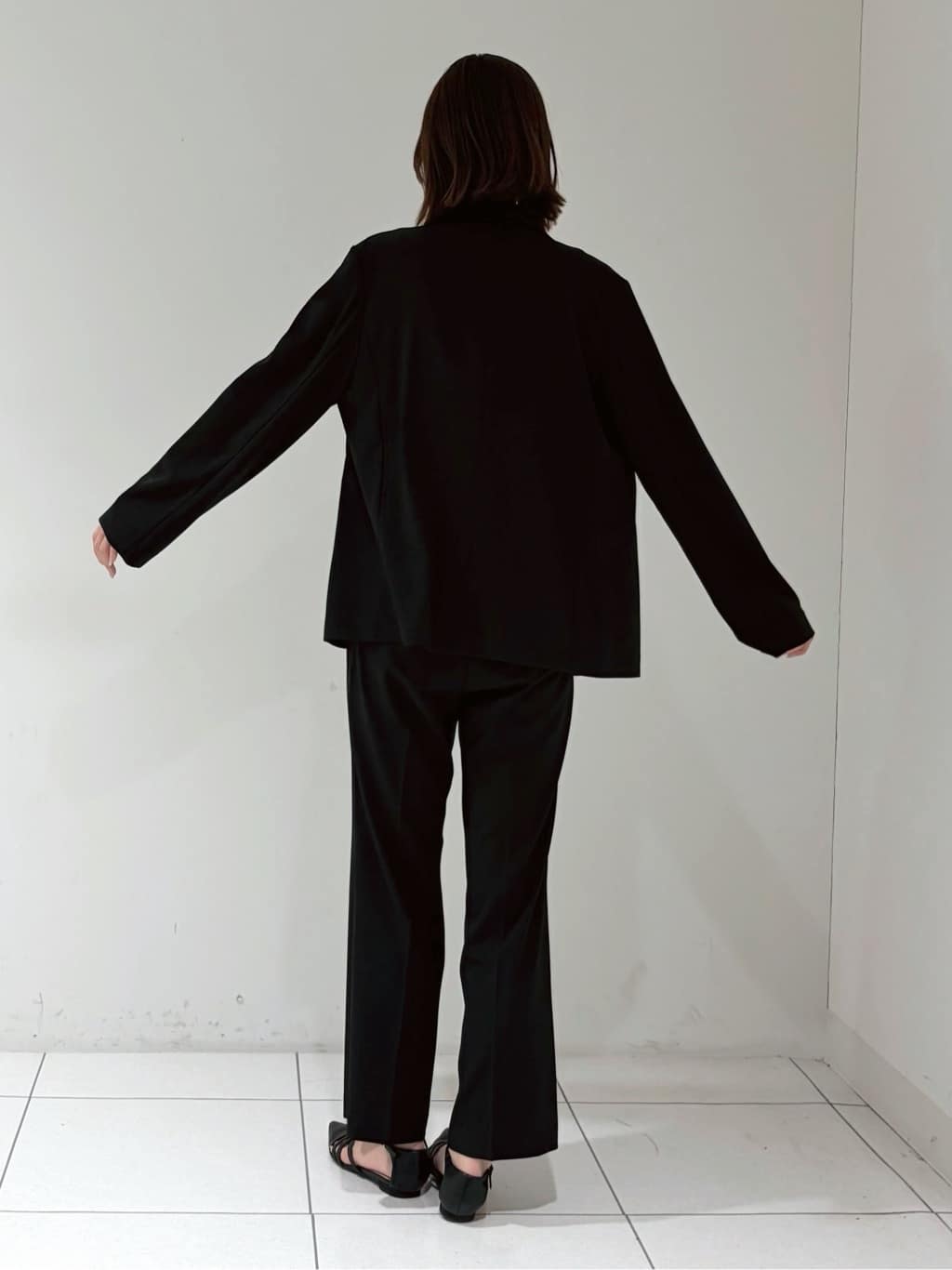 shioriさんの「INDIVI｜Comfy SET UP｜ダブルブレストイージージャケット【セットアップ対応／通勤／カセット服／接触」を使ったコーディネート