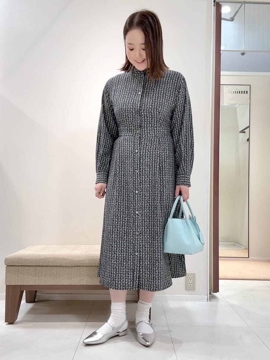 YUIさんの「UNTITLED｜【定番人気/はっ水/洗える】タスランショートトレンチコート」を使ったコーディネート