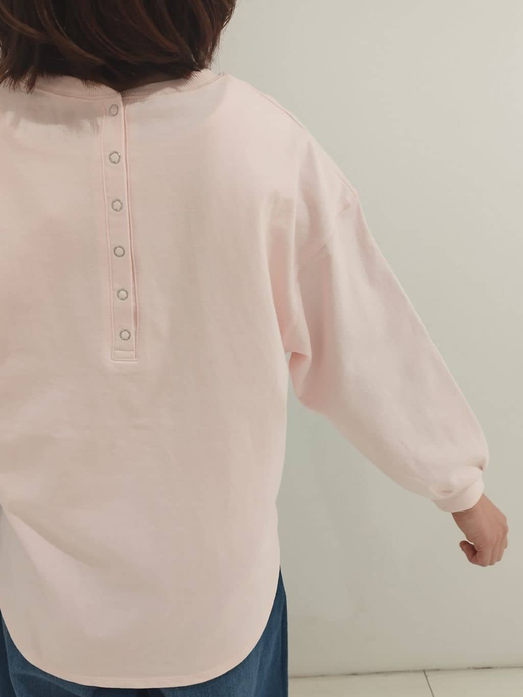 HIROさんの「Dessin｜【360度可愛い・洗える】バックヘンリーカットソー」を使ったコーディネート