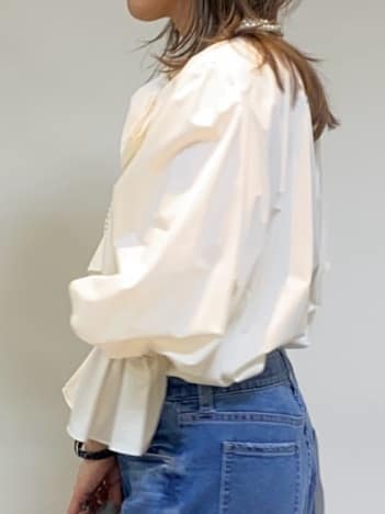 tomoさんの「UNTITLED｜◆【セレモニー/華やか】2WAYボウタイブラウス」を使ったコーディネート