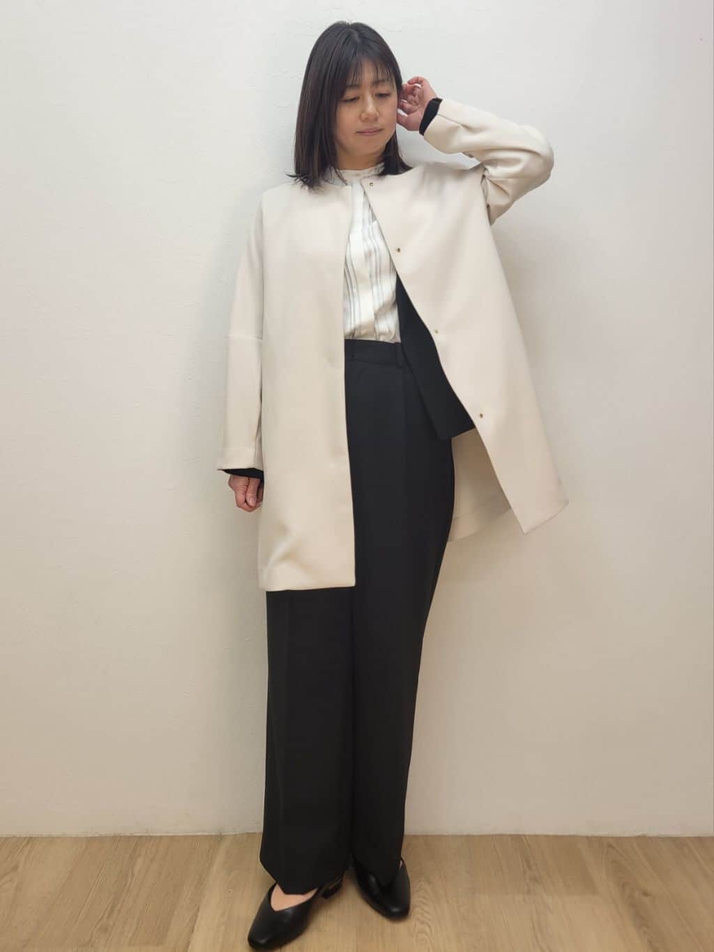 LISAさんの「OPAQUE.CLIP｜《通勤／セットアップ対応》 Vネックジャケット／ダブルクロス【洗濯機OK】」を使ったコーディネート