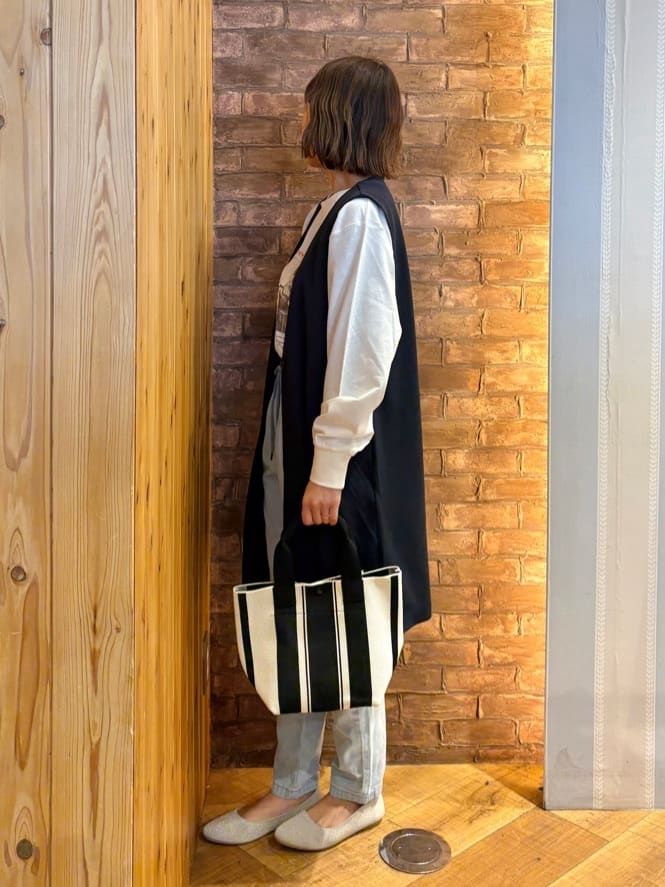 mieさんの「SHOO･LA･RUE｜【洗濯機可/セットアップ可/S-3L】きちんと楽に。カットジョーゼット ロングジレ」を使ったコーディネート