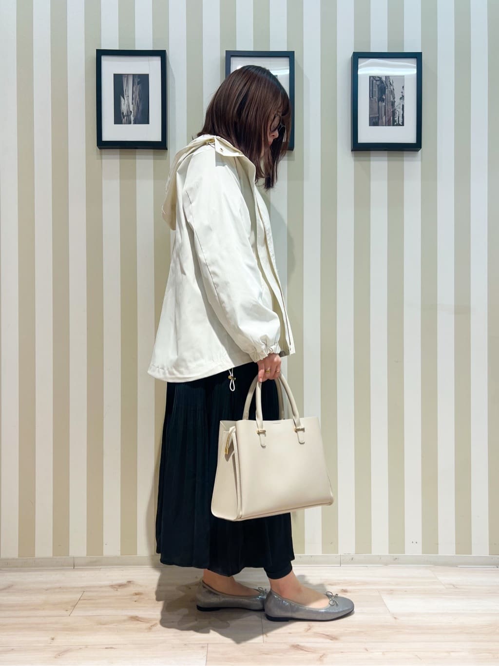 manaさんの「SHOO･LA･RUE｜【防花粉/高レビュー】きれいもかっこいいも叶える 欲張りマウンテンパーカ」を使ったコーディネート