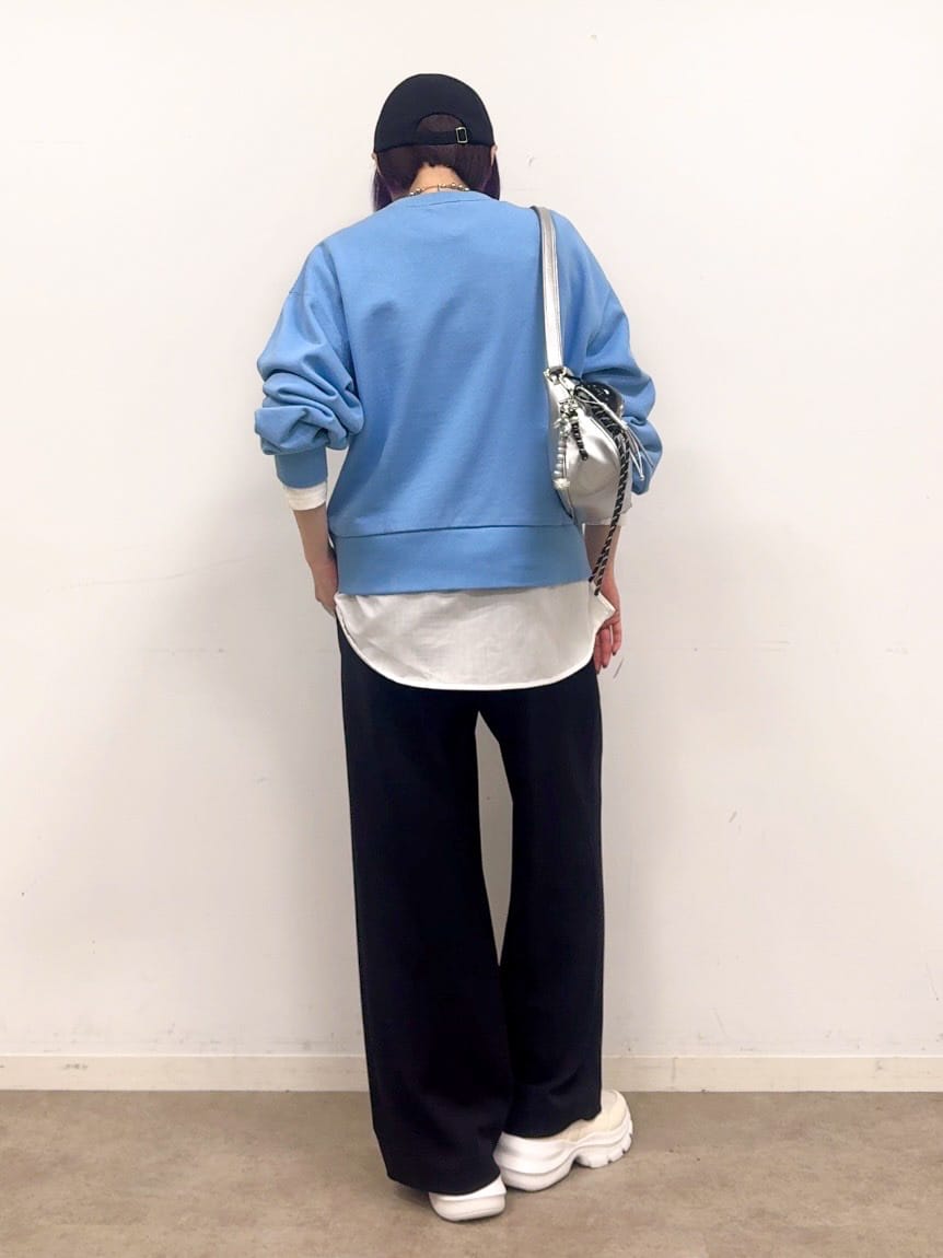 𝐜𝐡𝐢𝐤𝐚さんの「SHOO･LA･RUE｜【2点セット/洗濯機可/S-LL】着回しがきく もちもちハイネックニット+裾シャツインナー」を使ったコーディネート