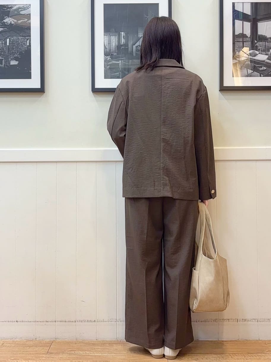 えぬさんの「SHOO･LA･RUE｜【UV/抗菌防臭/洗濯機可】小さめロゴの大人スムースロンT」を使ったコーディネート