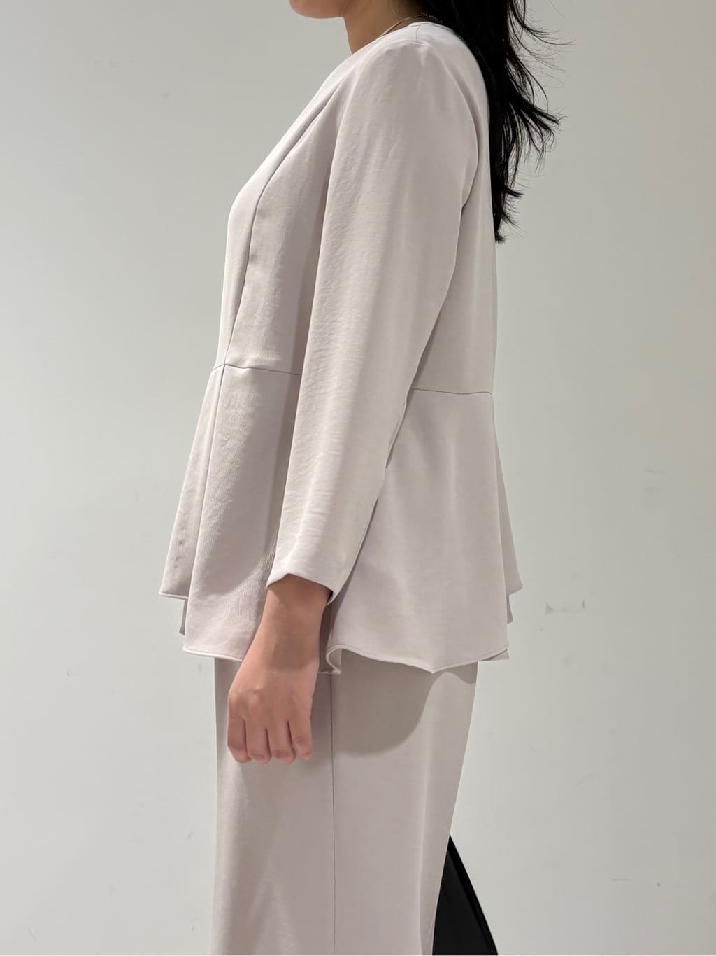momokoさんの「INDIVI｜【洗える／UVケア／SETUP可】着る日傘ワイドパンツ」を使ったコーディネート