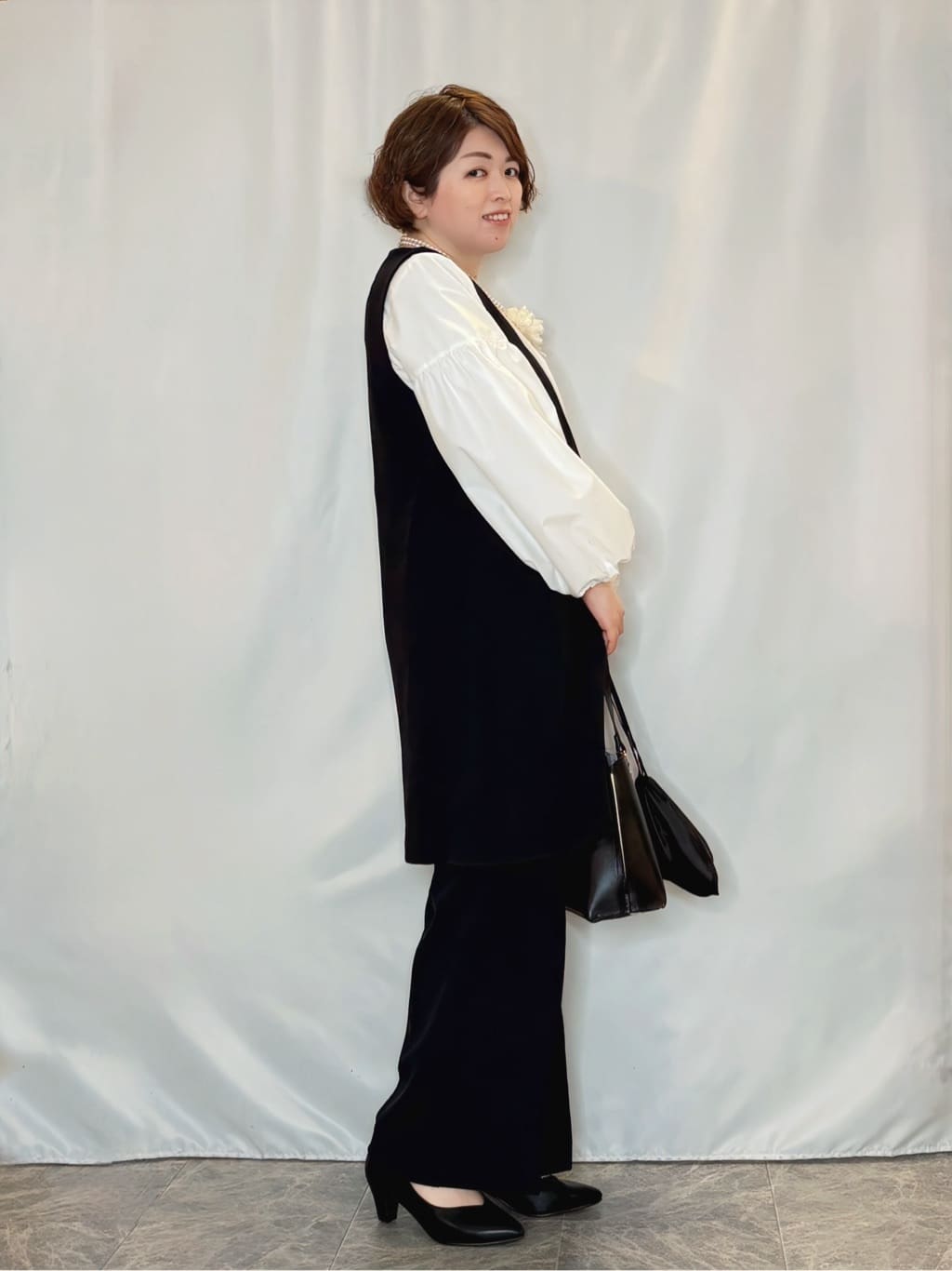 たみさんの「SHOO･LA･RUE｜【洗濯機可/セットアップ可/S-3L】きちんと楽に。カットジョーゼット ロングジレ」を使ったコーディネート