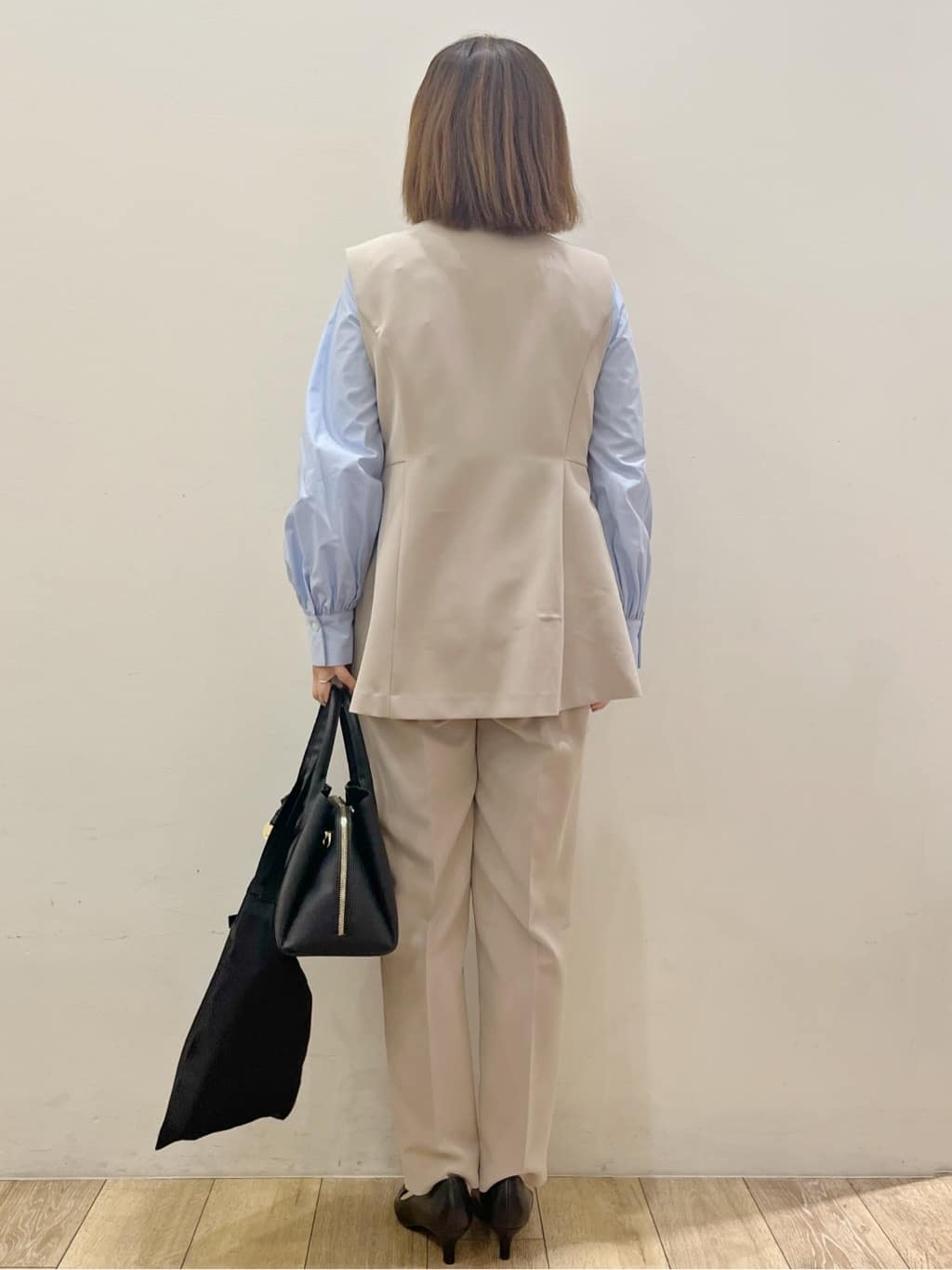 kcさんの「OPAQUE.CLIP｜ステップヘムテーパードパンツ／セットアップ対応可【洗濯機OK】」を使ったコーディネート
