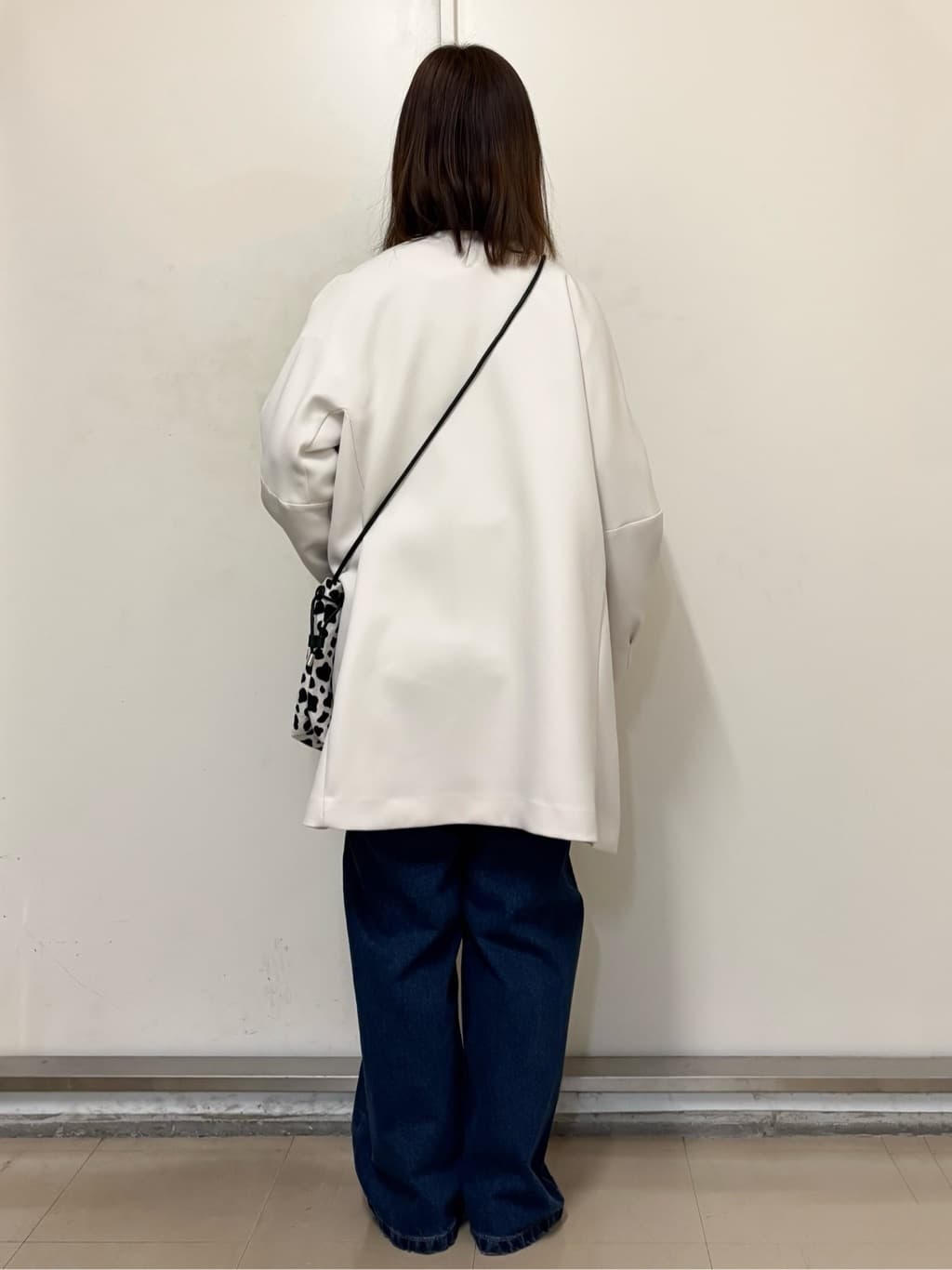やまさんの「OPAQUE.CLIP｜フォルムスリーブミドルコート【洗濯機OK】」を使ったコーディネート