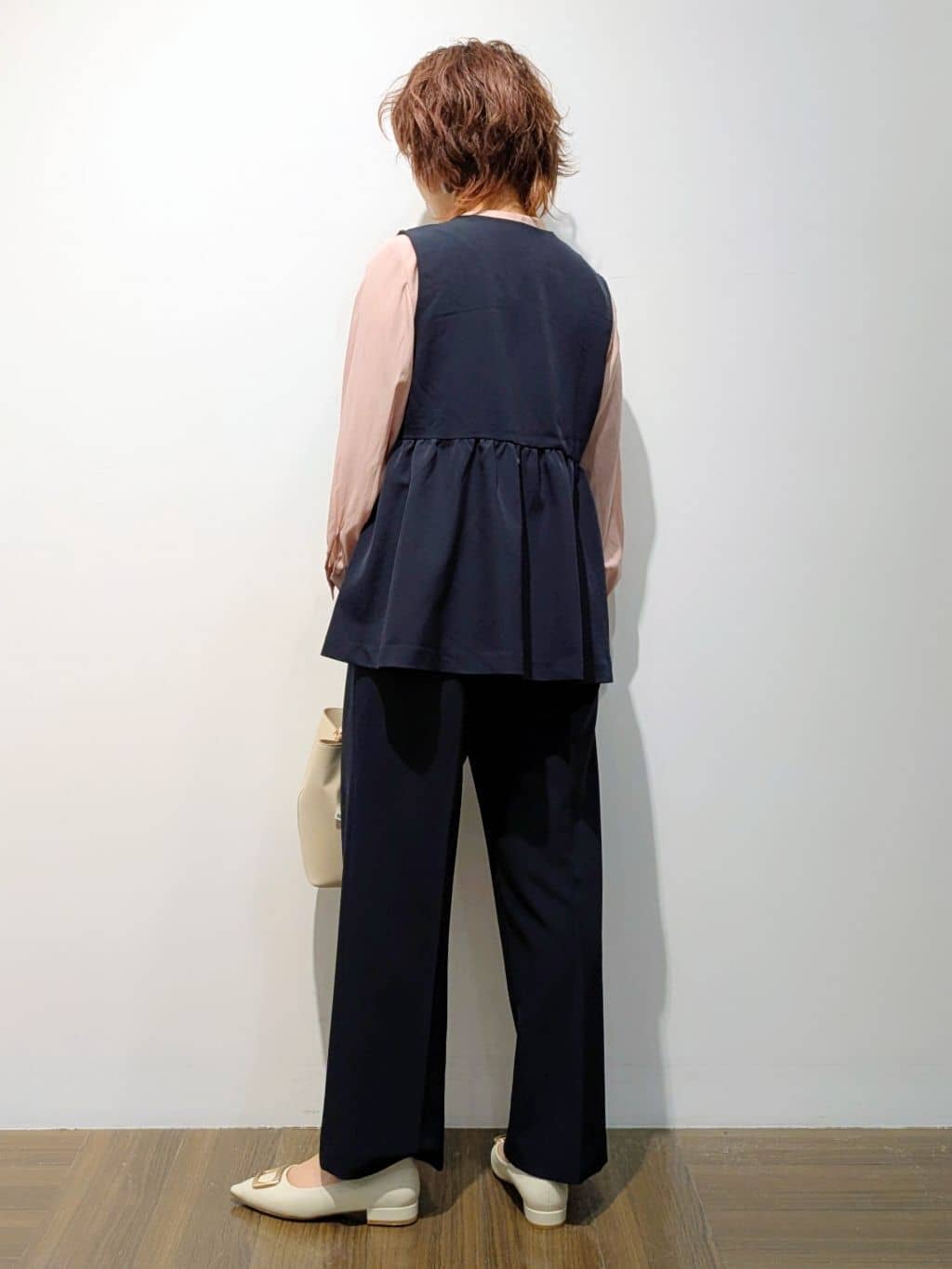 4410さんの「THE SHOP TK｜【通勤・きちんと見えに】ダブルクロス ペプラムジレ/セットアップ可」を使ったコーディネート