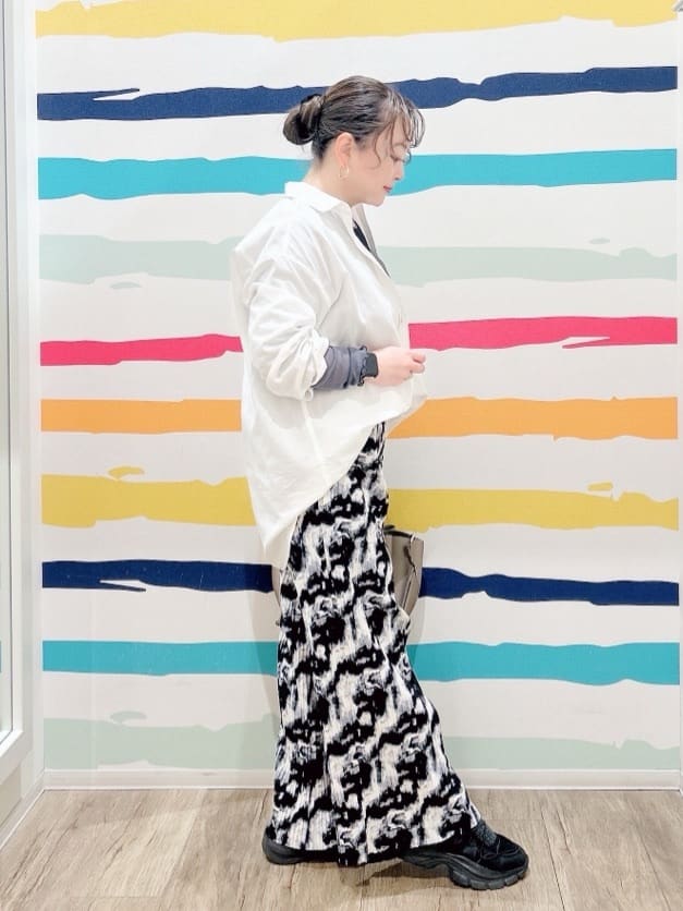 Peeさんの「SHOO･LA･RUE｜【S-LL/柄が選べる】ウエストゴムでらくちん 大人プリーツイージーパンツ」を使ったコーディネート