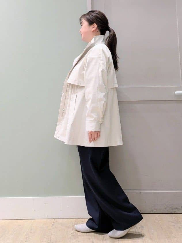 チグ♪さんの「grove｜【撥水／シルエット2WAY】羽織るだけでサマになる、スタンドネックテントラインコート」を使ったコーディネート