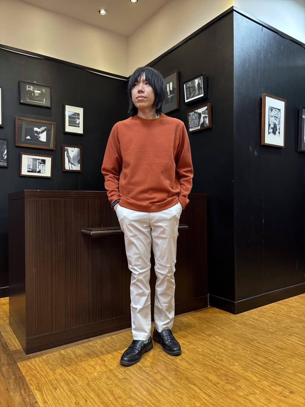 moritaさんの「TAKEO KIKUCHI｜【BOWLER HAT LABEL】Tエンブレム デニムシャツ」を使ったコーディネート