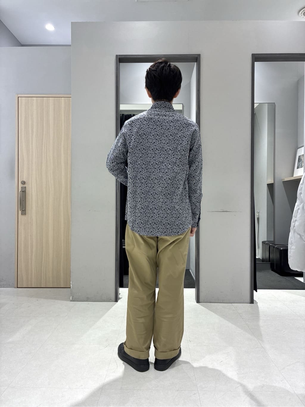 わいずみさんの「TAKEO KIKUCHI｜播州 ドビーストライプ フラワーシャツ」を使ったコーディネート