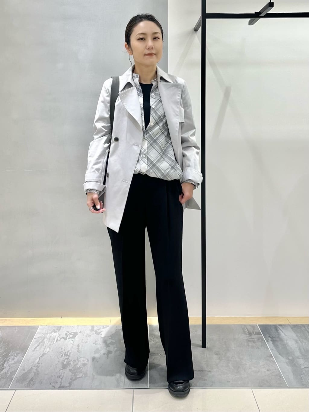 MAIさんの「INDIVI｜【洗える／レイヤードにおすすめ】シャーリングレース ロングTシャツ」を使ったコーディネート