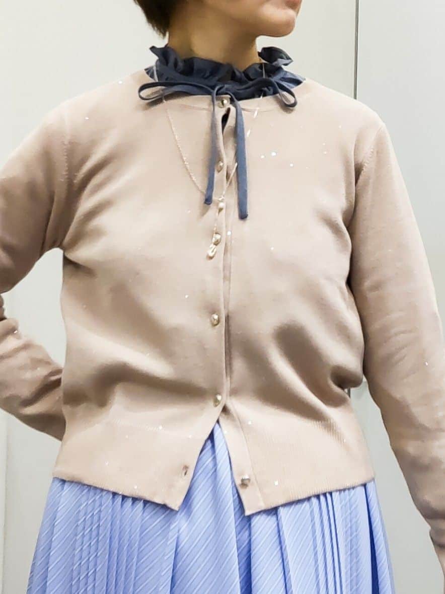 やまちゃんさんの「grove｜大人のための華やぎニットカーディガン」を使ったコーディネート