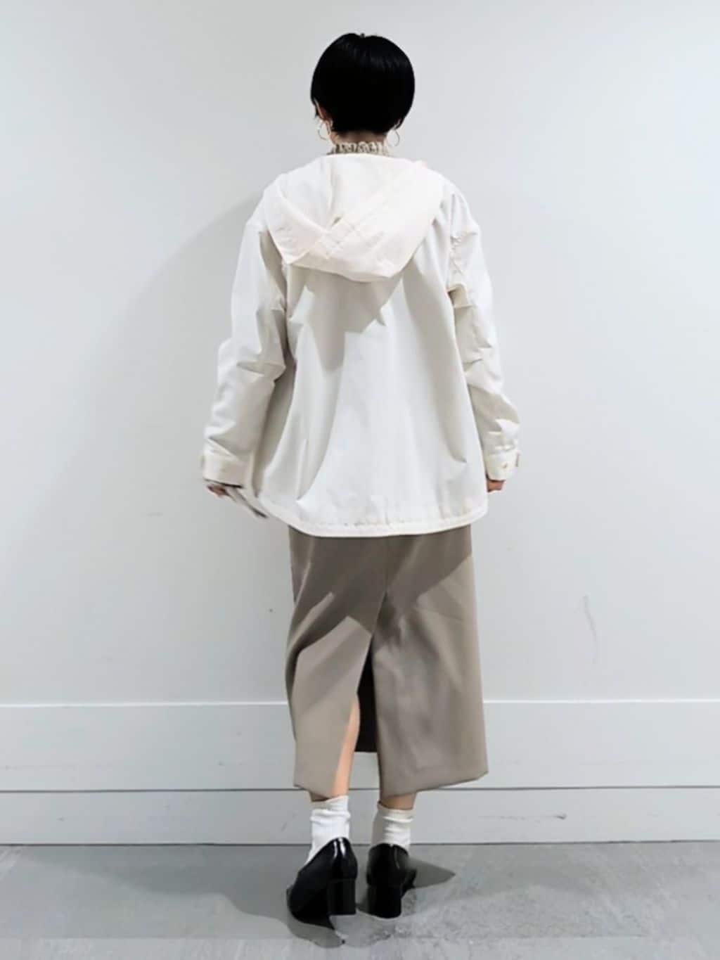 ミズタさんの「UNTITLED｜◆【洗える/セットアップ可】ランダムドットブラウス」を使ったコーディネート