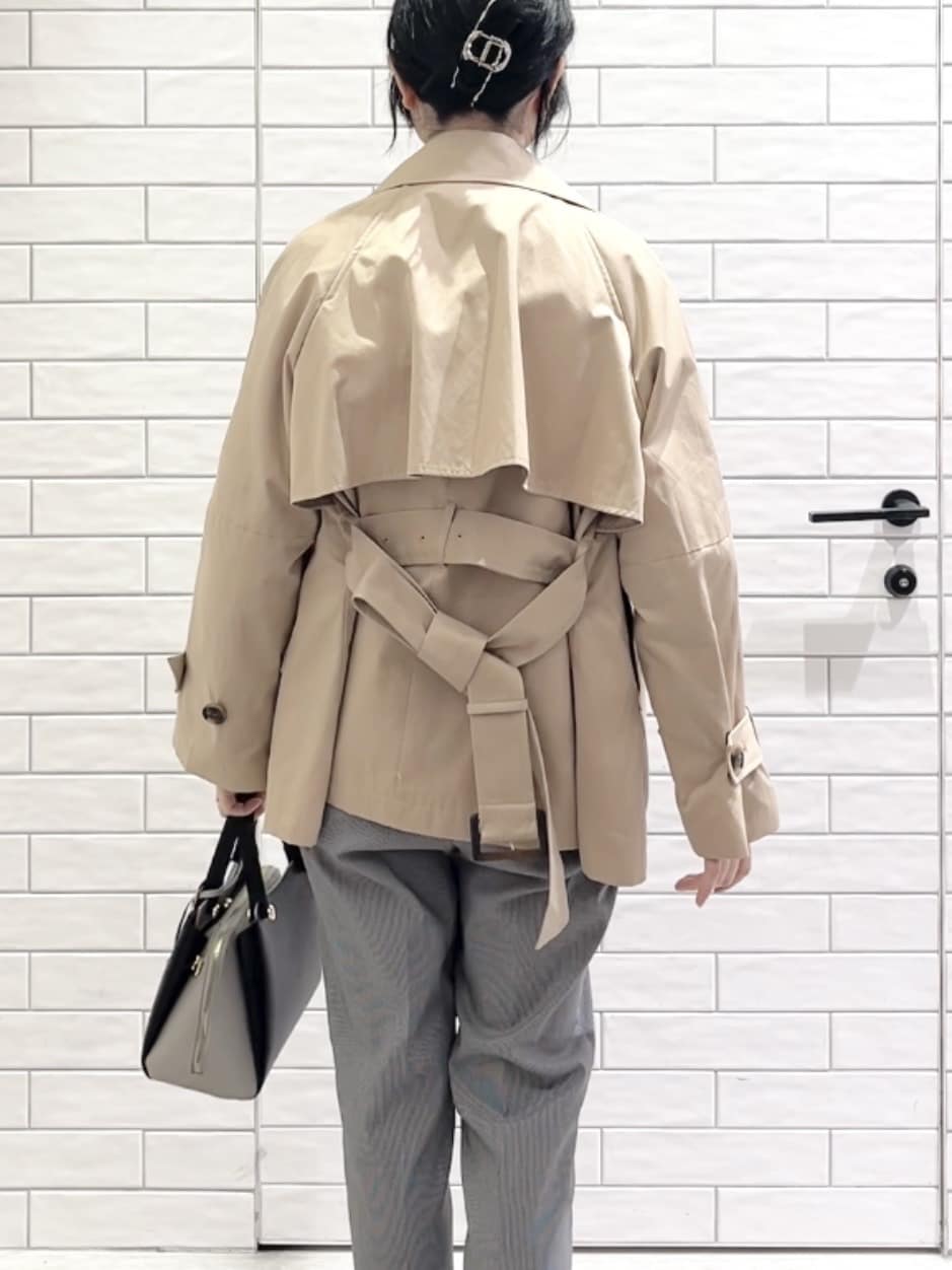 しおりさんの「OPAQUE.CLIP｜ミドルトレンチコート【洗濯機OK】」を使ったコーディネート